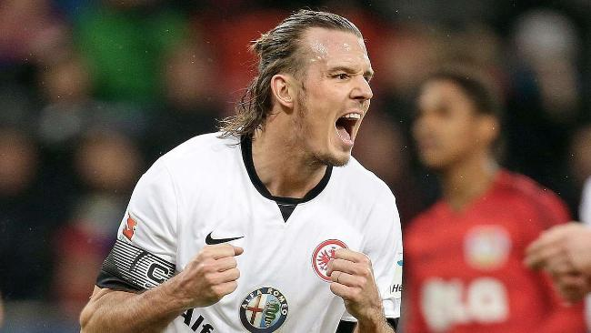 向他抛出了 向他抛出了